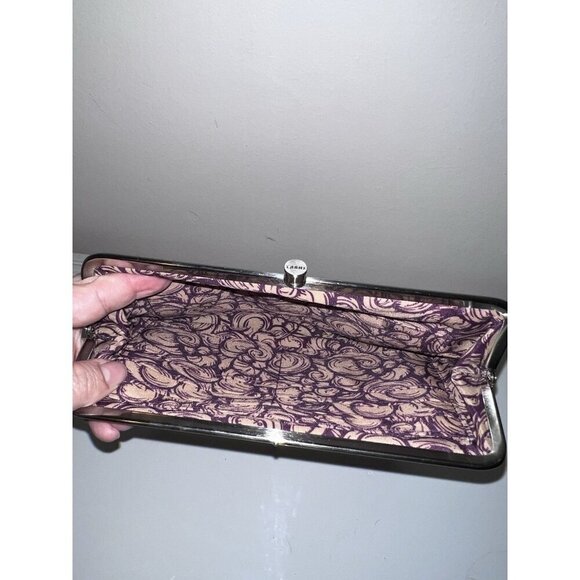 HOBO International Lauren Clutch Wallet Light Gray Leather KissLock Double Frame - Picture 14 of 16